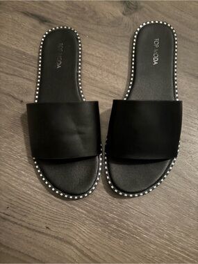 TOP Moda Black Slide Sandals with Contrast Trim